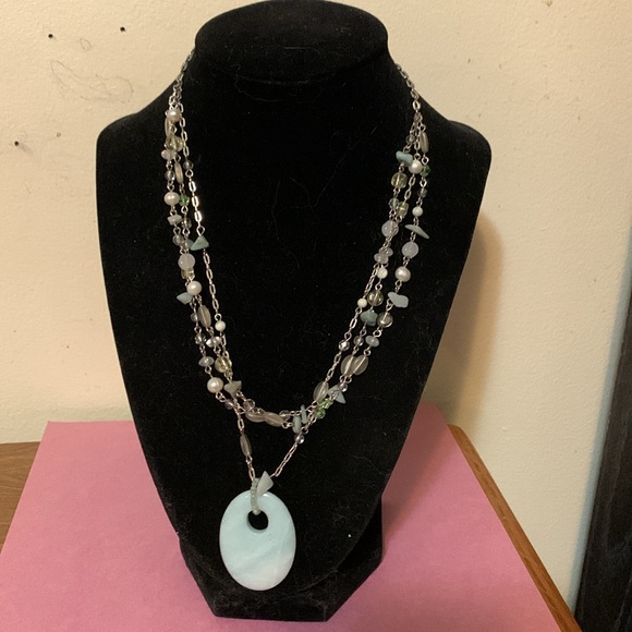 Beautiful Lia Sophia necklace 17 1/2” - Picture 2 of 6